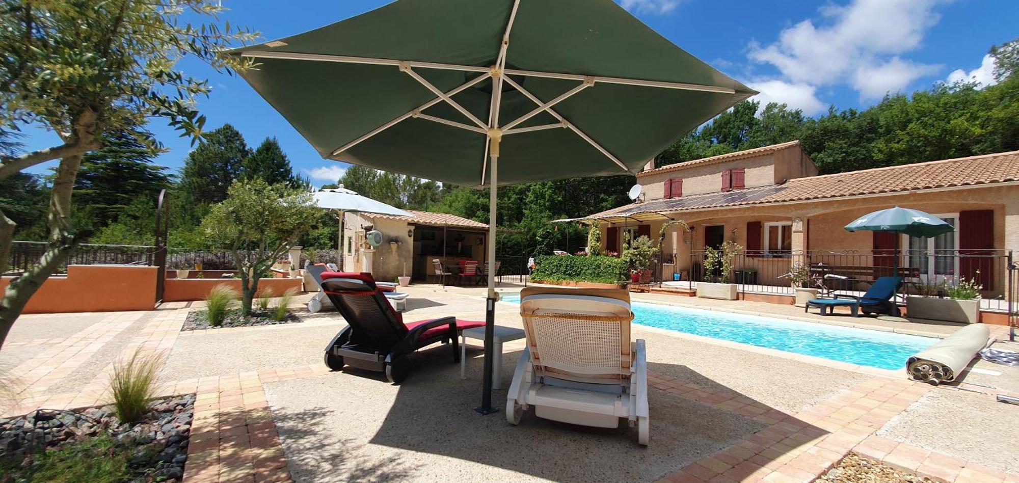 Villa Maison Familiale Avec Piscine Et Boulodrome Dans Le Luberon Caseneuve Exterior foto